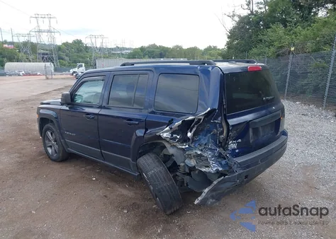 2017 Jeep Patriot Latitude 4X4 z USA, uszkodzony, nr VIN 1C4NJRFB2HD133797